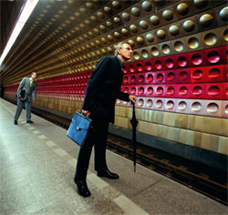 - Реклама заполнит метро до потолка