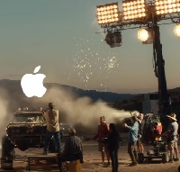 Реклама - Как Apple отметил окончание забастовки в Голливуде?