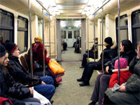  - Рекламу в метро разместят на полу вагонов 