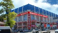  - Около 20 незаконно размещенных билбордов пестрят на торговом центре в Симферополе