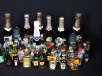 Официальная хроника - Производители просят вернуть им возможность разливать алкоголь в маленькие бутылки