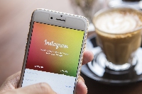 Интернет Маркетинг - Instagram тестирует возможность переходов в онлайн-магазины по 