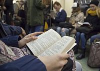 Исследования - 53% россиян смотрят ТВ ежедневно. ЛИШЬ 14% читают книги. Так говорит Левада-центр