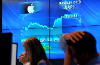 Финансы - Стоимость акций Apple достигла исторического максимума