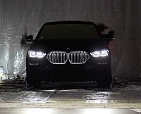  - BMW покрасил кросс-купе X6 в ультрачерный цвет. Получилась совершенная пустота