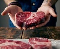 Новости Рынков - Где скоро запретят рекламу мяса во всех общественных местах?