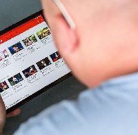Социальные сети - Как долго YouTube не будет платить за контент в России?