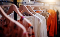 Новости Ритейла - Продажи одежды снизились на 90%