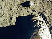  - Юбилейные кроссовки от Puma и NASA. 50 лет назад человек ШАГНУЛ на Луну