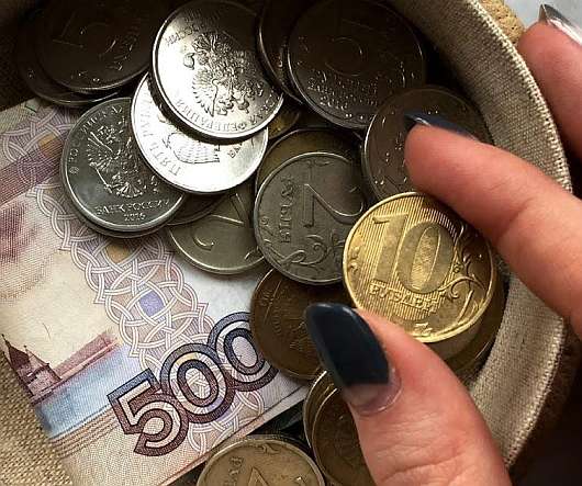 Исследования - 38% россиян начали откладывать деньги. Пандемия напугала
