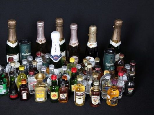 Официальная хроника - Производители просят вернуть им возможность разливать алкоголь в маленькие бутылки