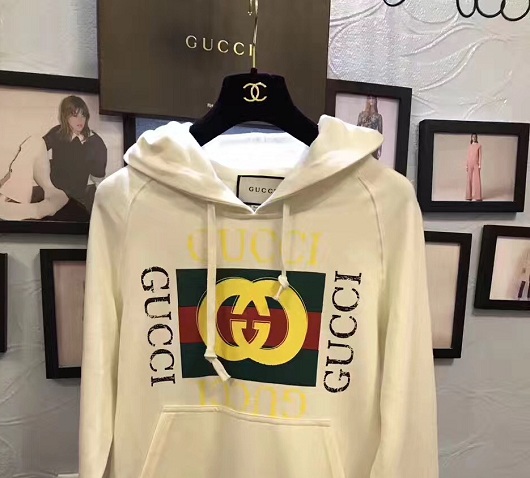 Новости Рынков - Gucci занялась одеждой секонд-хенд