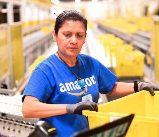 Финансы - Amazon за год заработал тройную прибыль