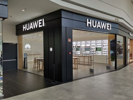 Новости Рынков - Huawei закрывает магазины в России. Останется ли бизнес?