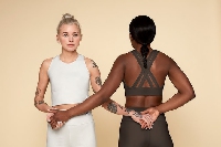 Новости Ритейла - Asics выпустил первую коллекцию одежды для йоги